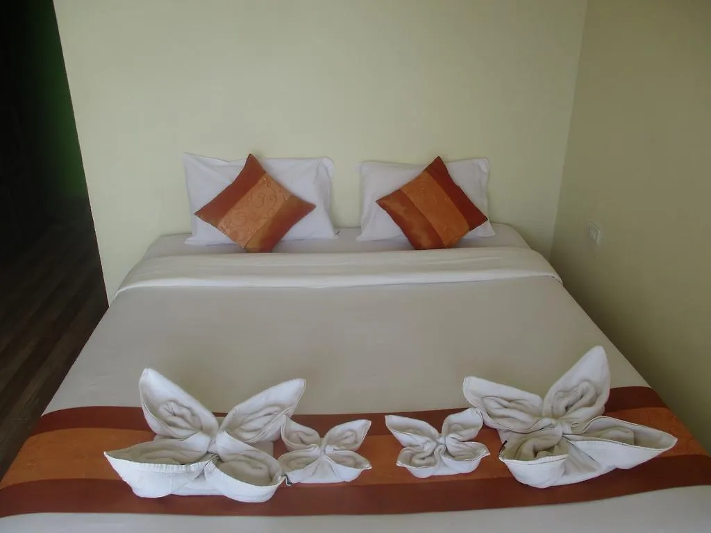 Phi Phi Green House & Sunsky Hostel Guest house