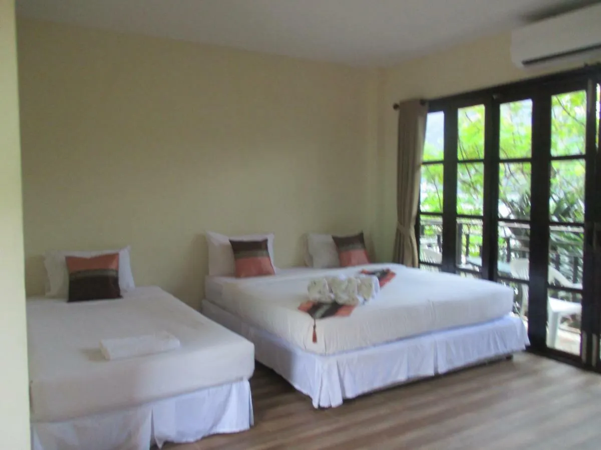 Guest house Phi Phi Green House & Sunsky Hostel