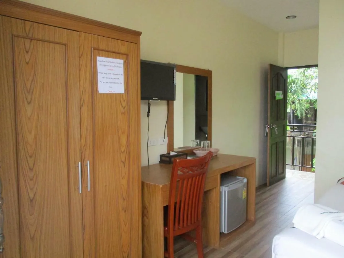 Phi Phi Green House & Sunsky Hostel Guest house